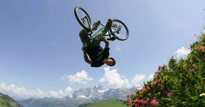 Adrenalin Sport wie Klettern, Canyoning, Paraglyding und Via Ferrata in Champéry