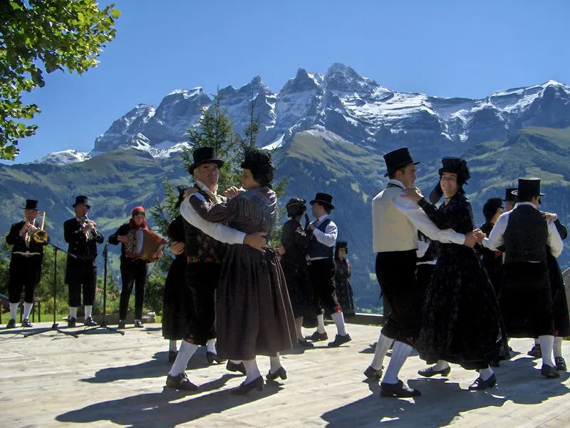 Champéry für Winterurlaub oder Sommerurlaub in den Portes du Soleil